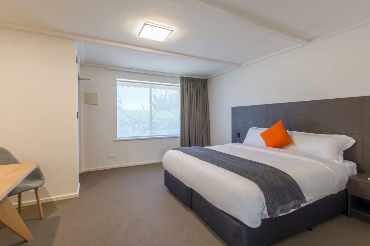 Mick O'sheas Hotel 3*
